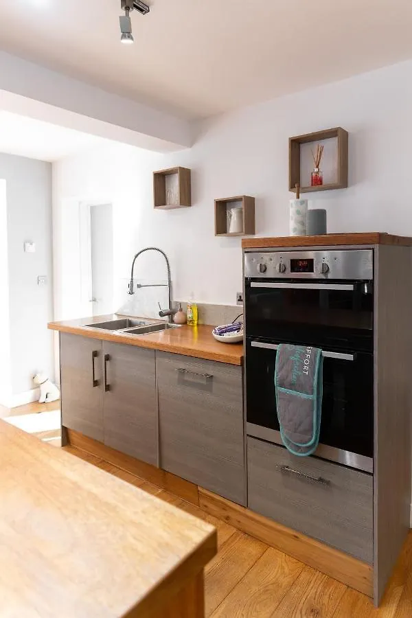 Executive Serviced Accommodation- Southampton, Perfect For Relocators, Contractors And Professionals Holiday home Southampton